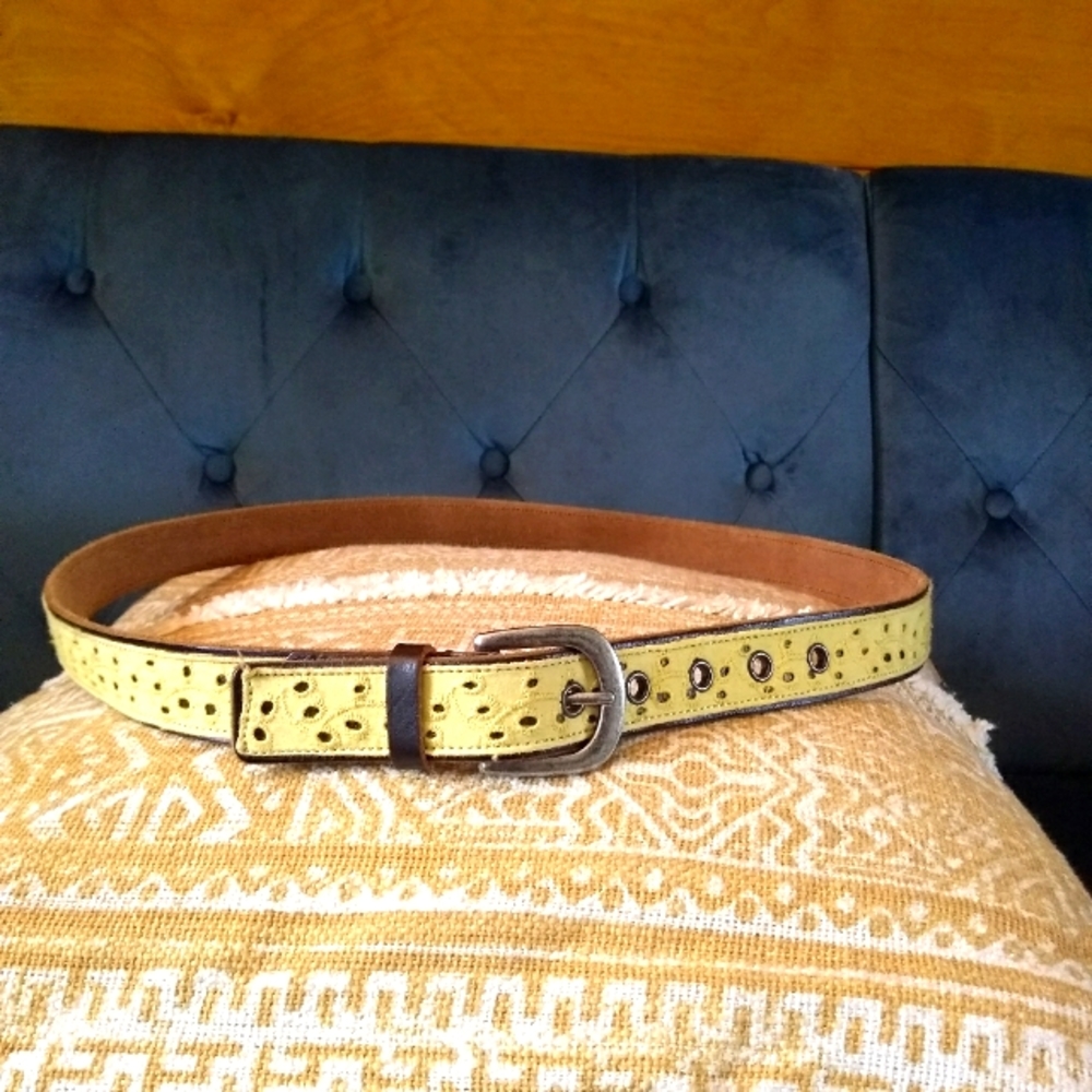 XL yellow American eagle belt